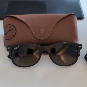 Ray-Ban Brown Wayfarer Sunglasses with case